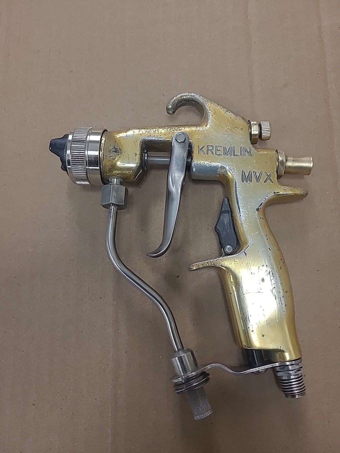 KREMLIN MVX AIRMIX SPRAY GUN WITH AIRCAP VX14K HVLP & 09-094 TIP MODEL 60B USED