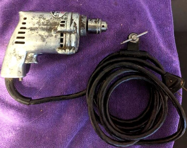 Vintage Mall Drill 143-T – All Original 1/4″ with chuck key and key holder (T)