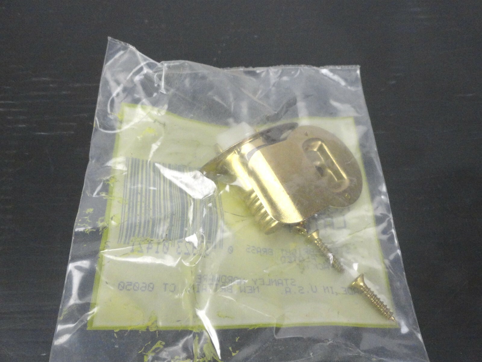 Lot of 8 – STANLEY – 81-0100 Steel – Brass Plated Roller Latch (NEW)