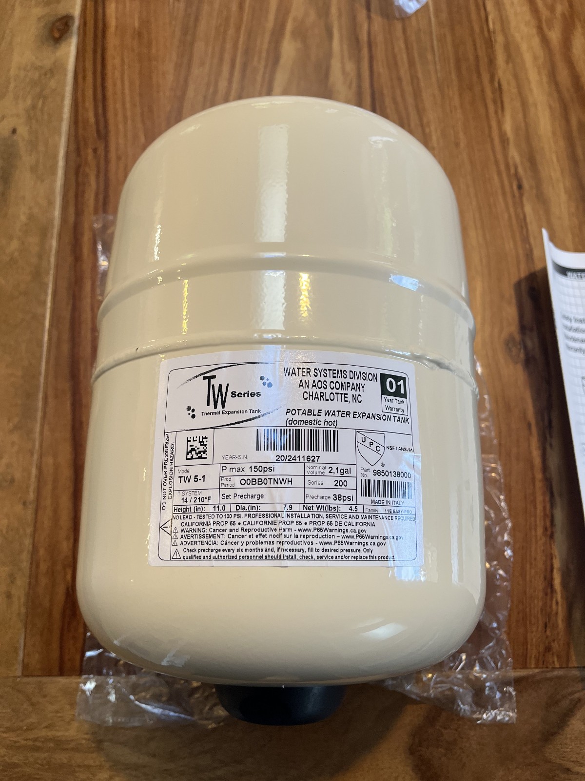 Potable Water Expansion Tank, TW-5-1 Series , 2.1 gal, 150 psi