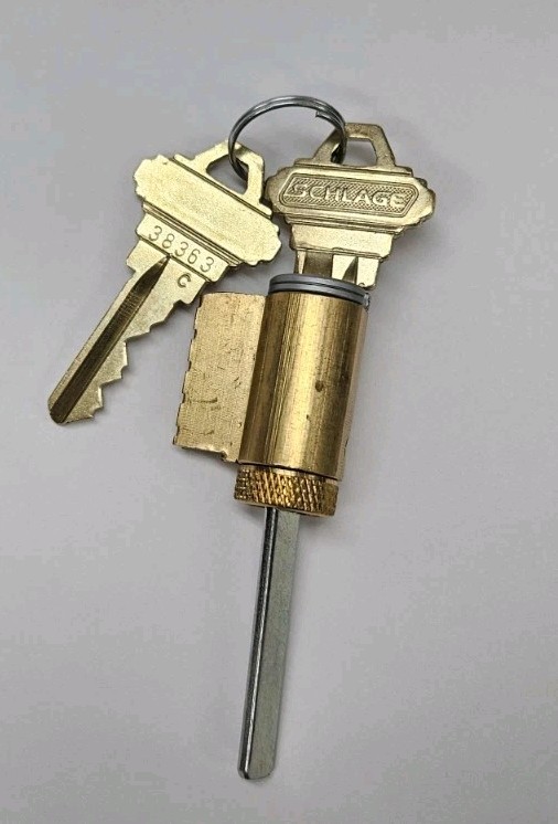 Schlage B560 Deadbolt Cylinder 6 Pin Keyed 5, SC1 Keyway, 2 Keys, New