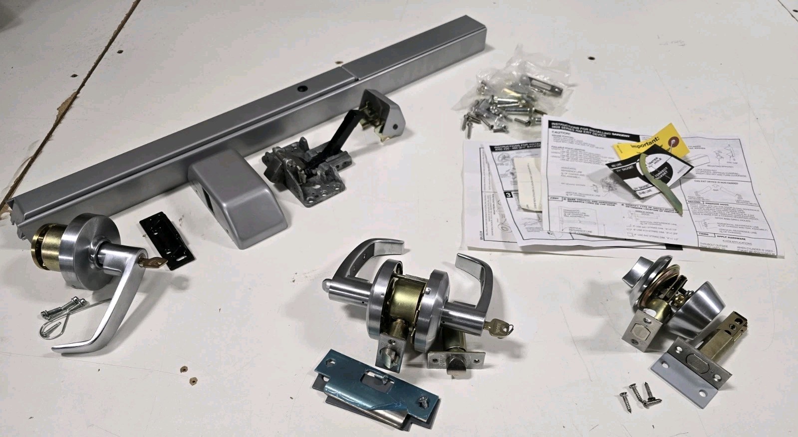 Sargent 3828 Series Rim Exit Device With Extra Door Locks