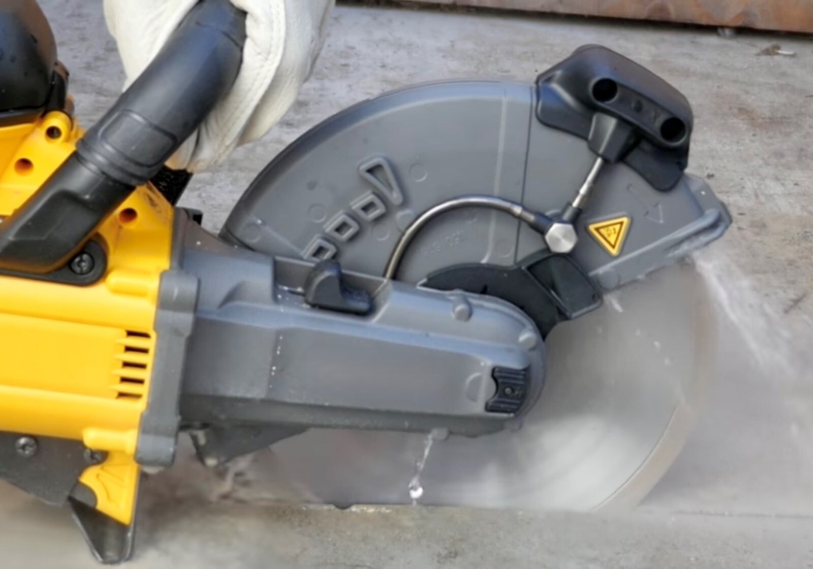 9” Diamond blade fits DCS692X2 Brushless Cordless 9 in. Cut-Off Saw