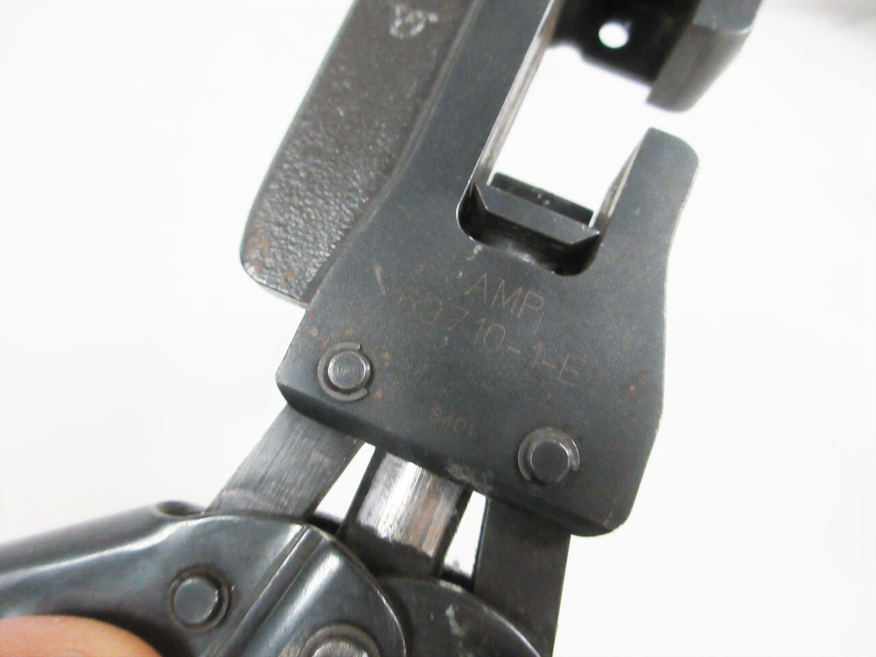 AMP 69710-1 -E HAND CRIMP TOOL C-HEAD FRAME NO DIE INSTALLED ~ TYCO