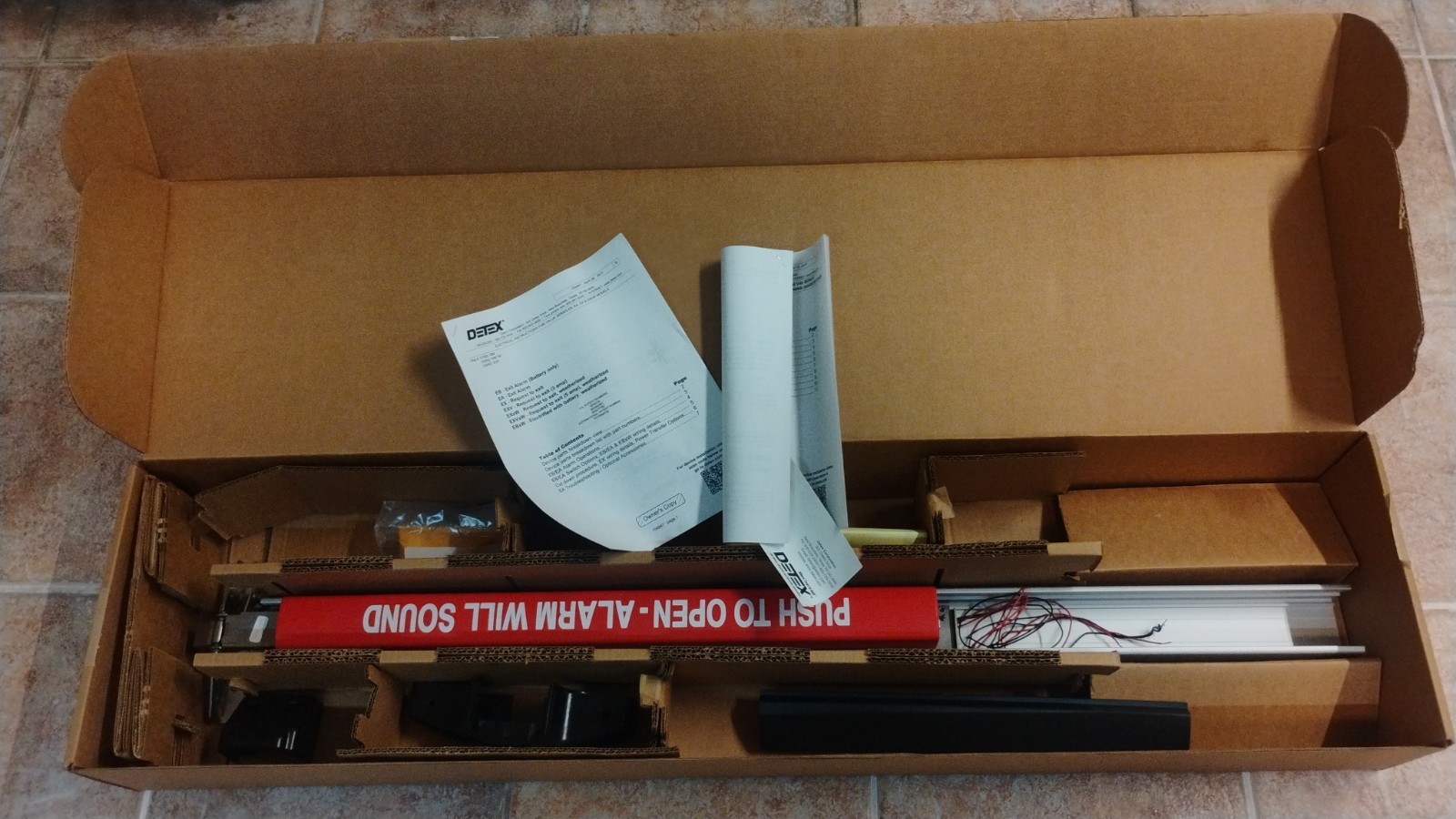 DETEX V40xEEXxWxLDxRWEx48xFC10 Value Series Rim Door Exit Alarm