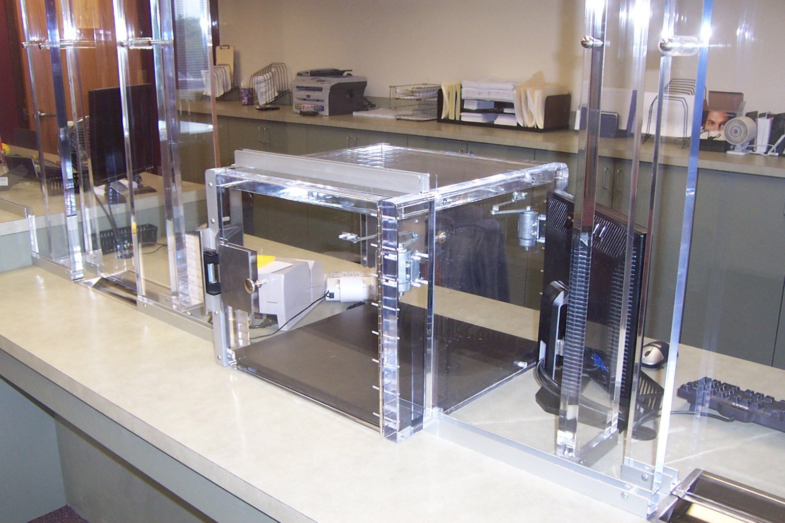 Electronic High Use Package Exchange-great for Retail, Restaurant, Liquor Store