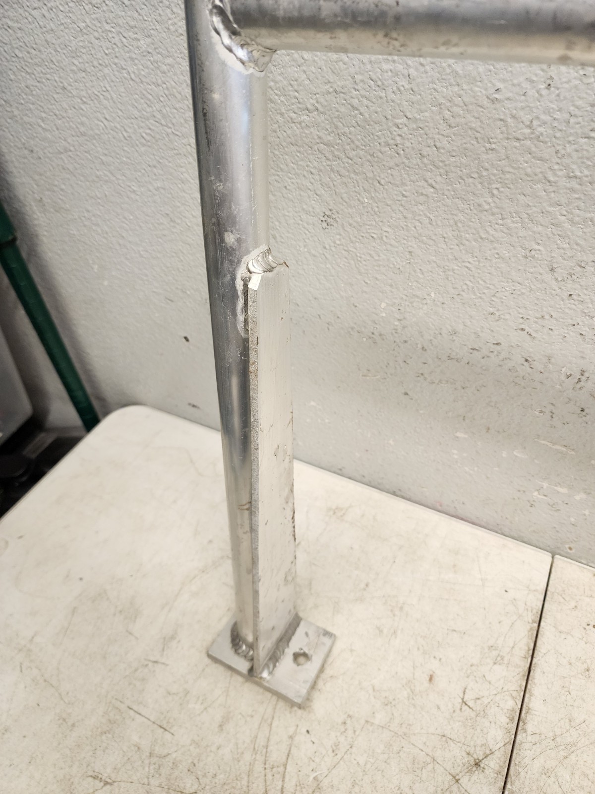 (2) Cotterman Aluminum Bolt-On Railings 42″ H x 24″ L