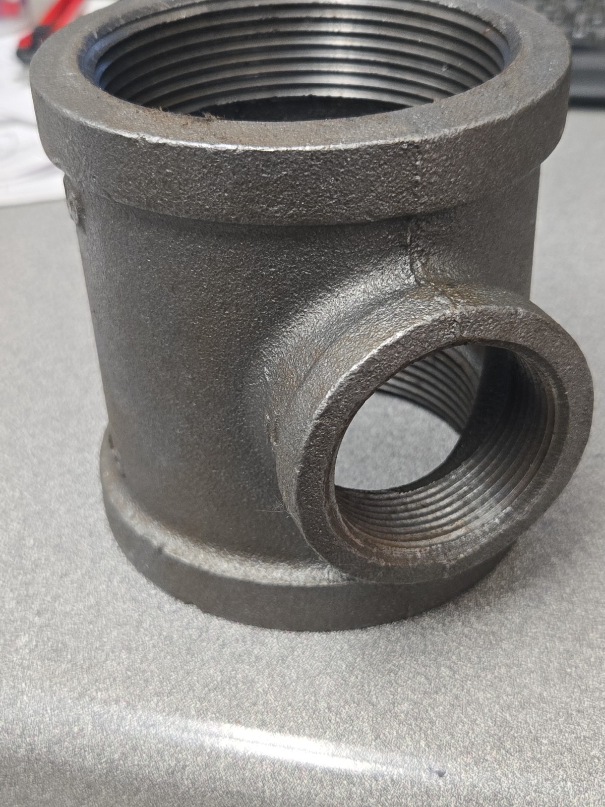 3″ X 3″ X 1-1/2″ BLACK IRON PIPE TEE FEMALE NPT THREADED ENDS *BRAND NEW*