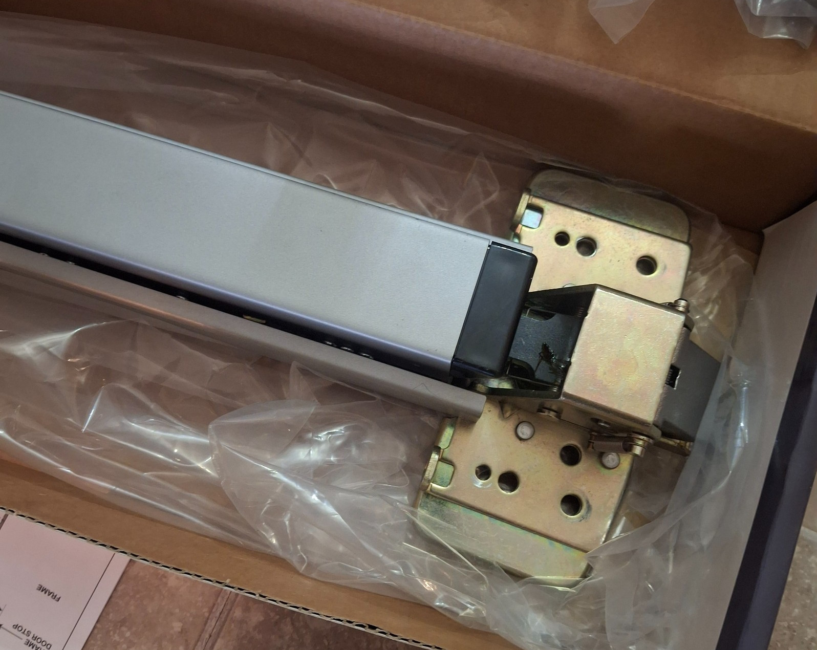 Universal Hardware Push Bar Emergency Exit Device UH40010 Industrial Duty 6-Pin