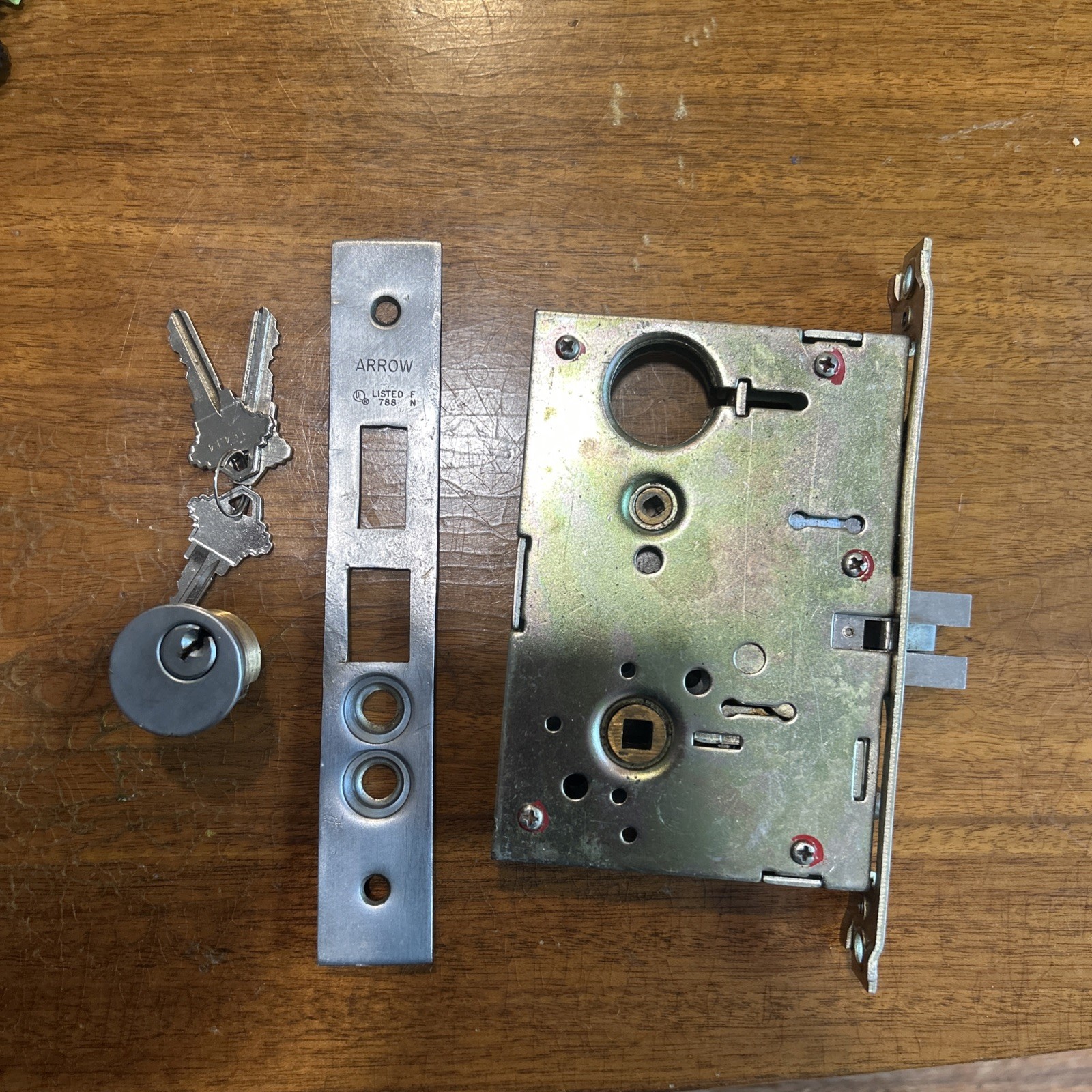 YALE Classroom MORTISE LOCK BODY ONLY STOREROOM Classroom Right Rh HANDED Key