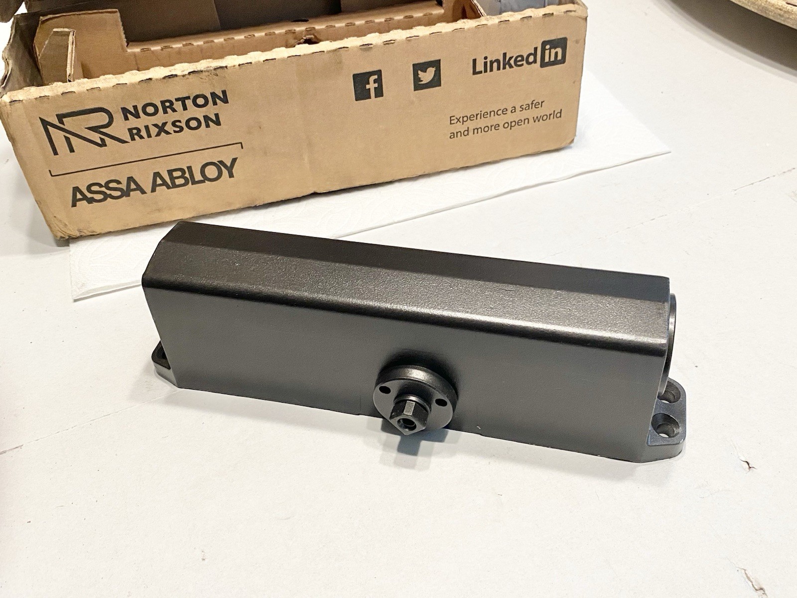 Norton Rixson ASSA ABLOY 690 Door Closer 6A993