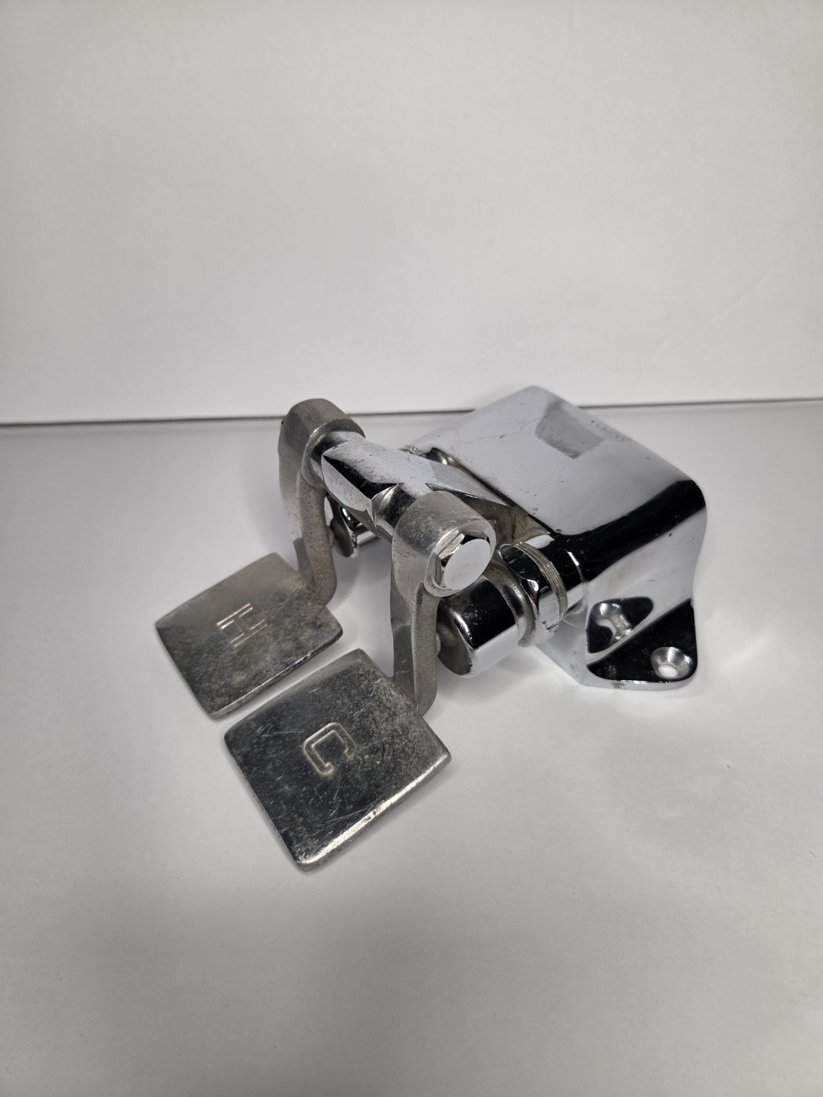 Vintage Chicago Faucets Chrome Double Foot Hot Cold Pedals Valve Floor Mounted