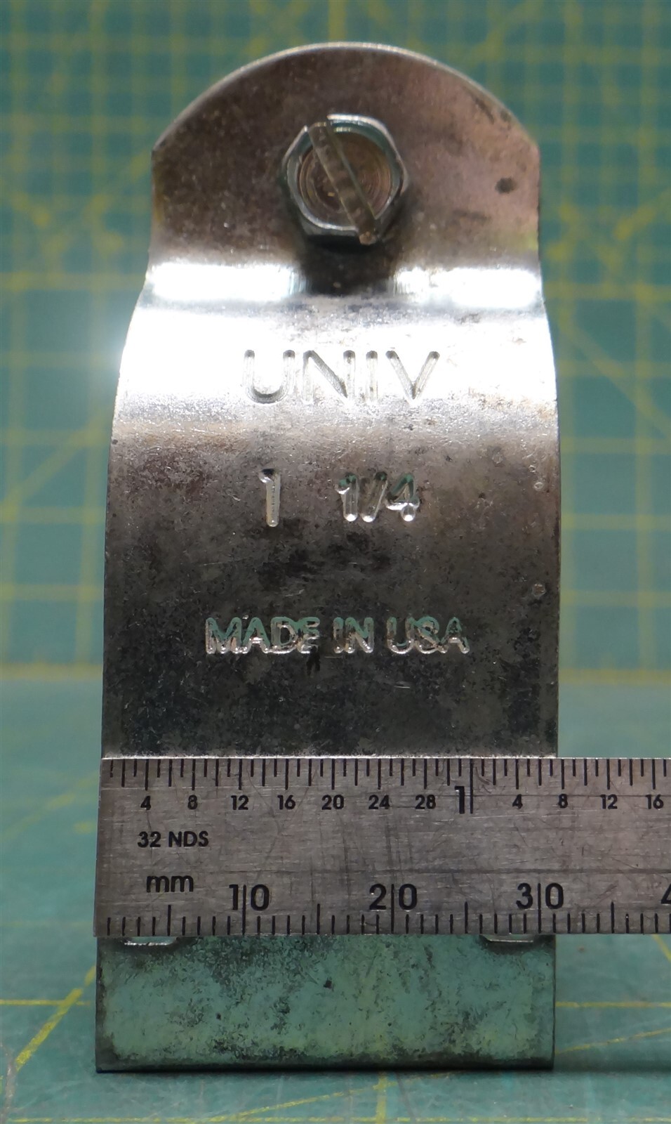 1-1/4″ UNIV Zinc Plated Steel Pipe Clamp, 3-1/4″ Long 1-3/4″ High 1-1/4″ Wide