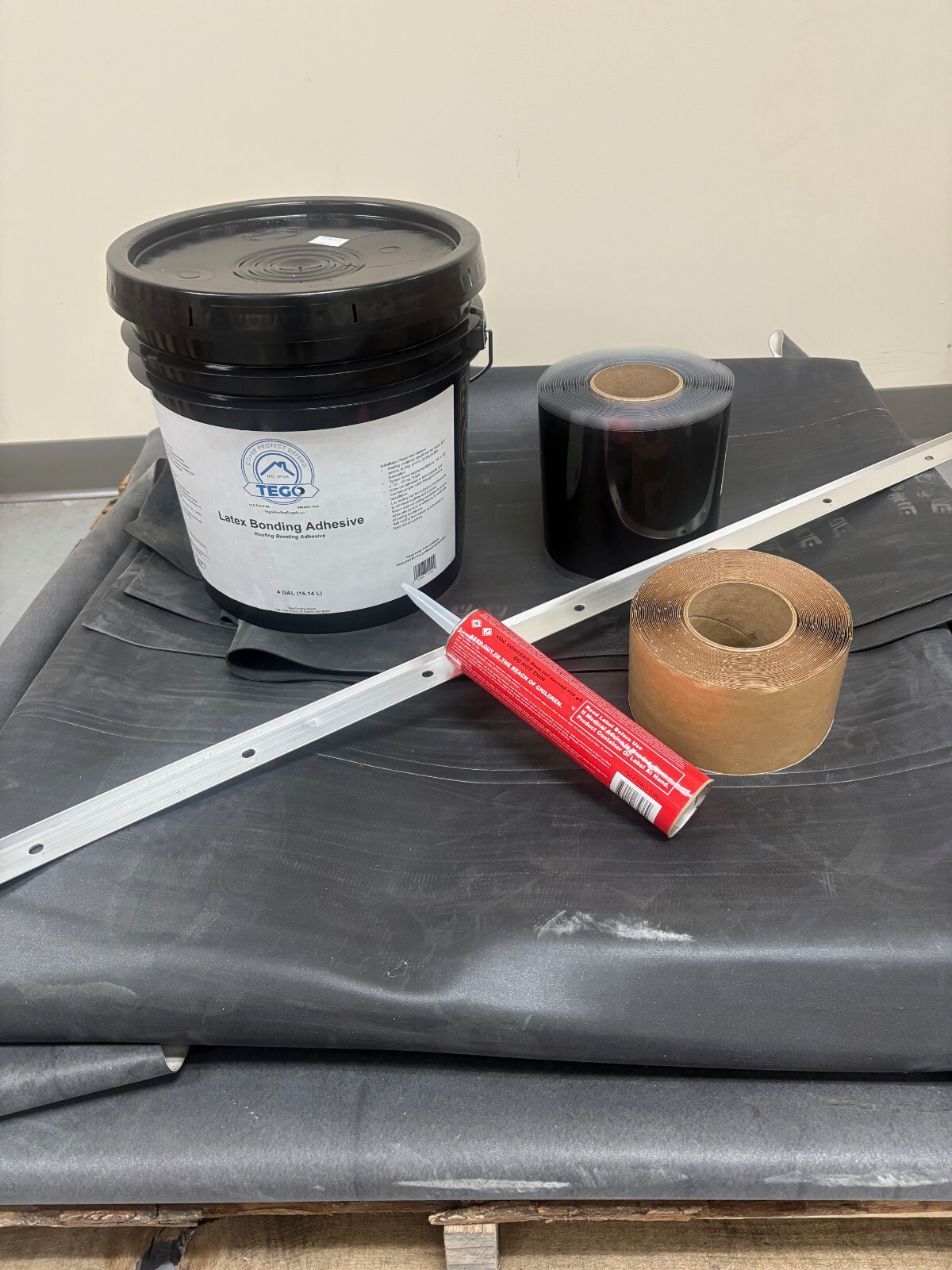 EPDM Rubber Roof Roofing Kit COMPLETE – 750 sq.ft.