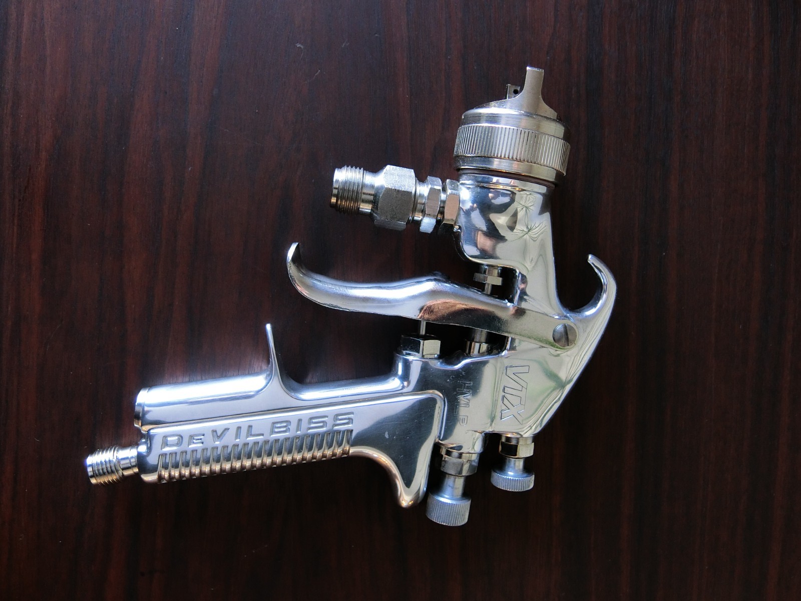 DeVILBISS VTX PRESSURE PAINT SPRAY GUN – 2000 AIR CAP – HVLP – NEW
