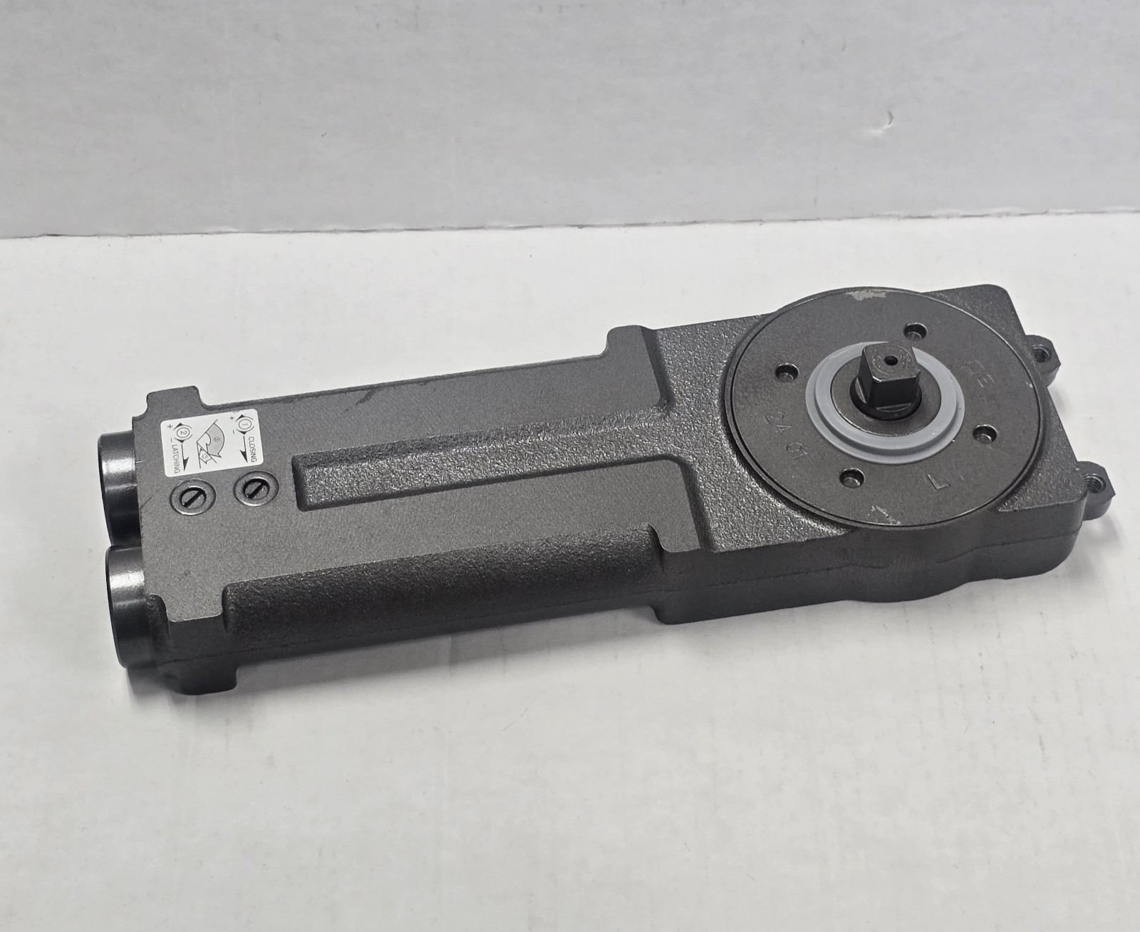 GLOBAL DOOR CONTROLS Door Closers TC7040LP Grade 1 Duronodic Commercial
