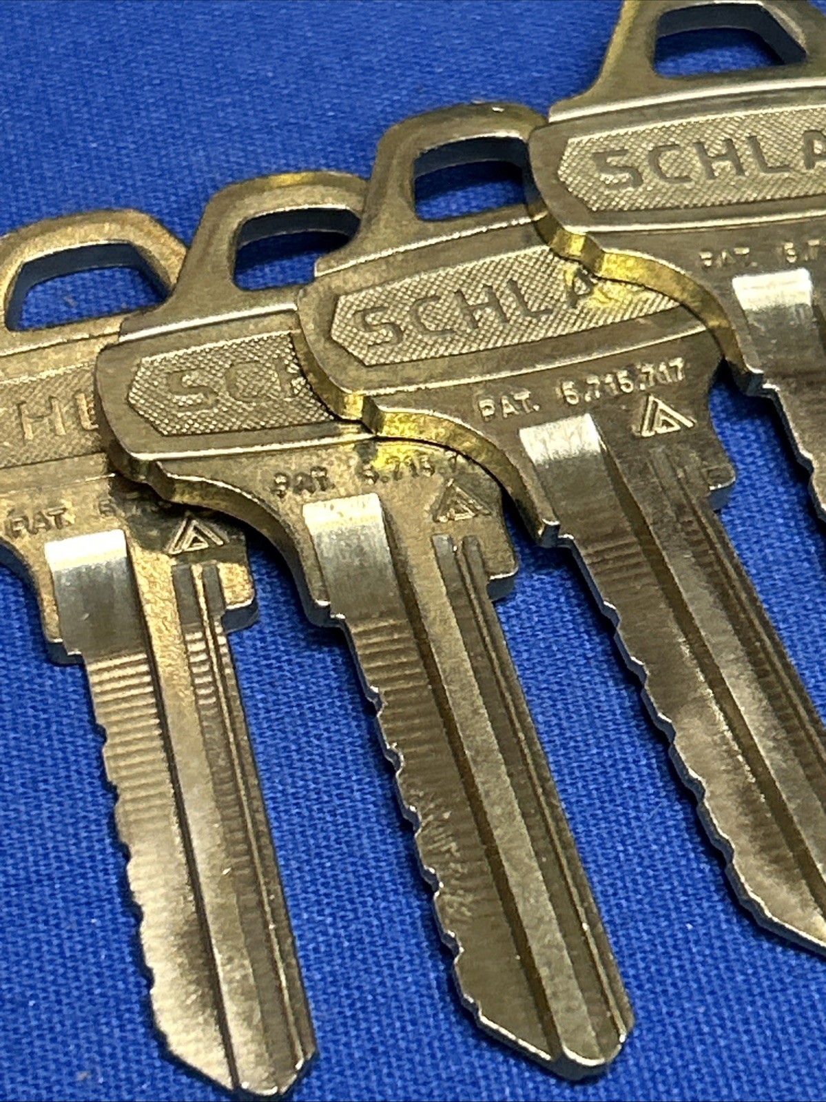 4 New Schlage Everest Brass Core C-123 Keyway and 8 one bit keys