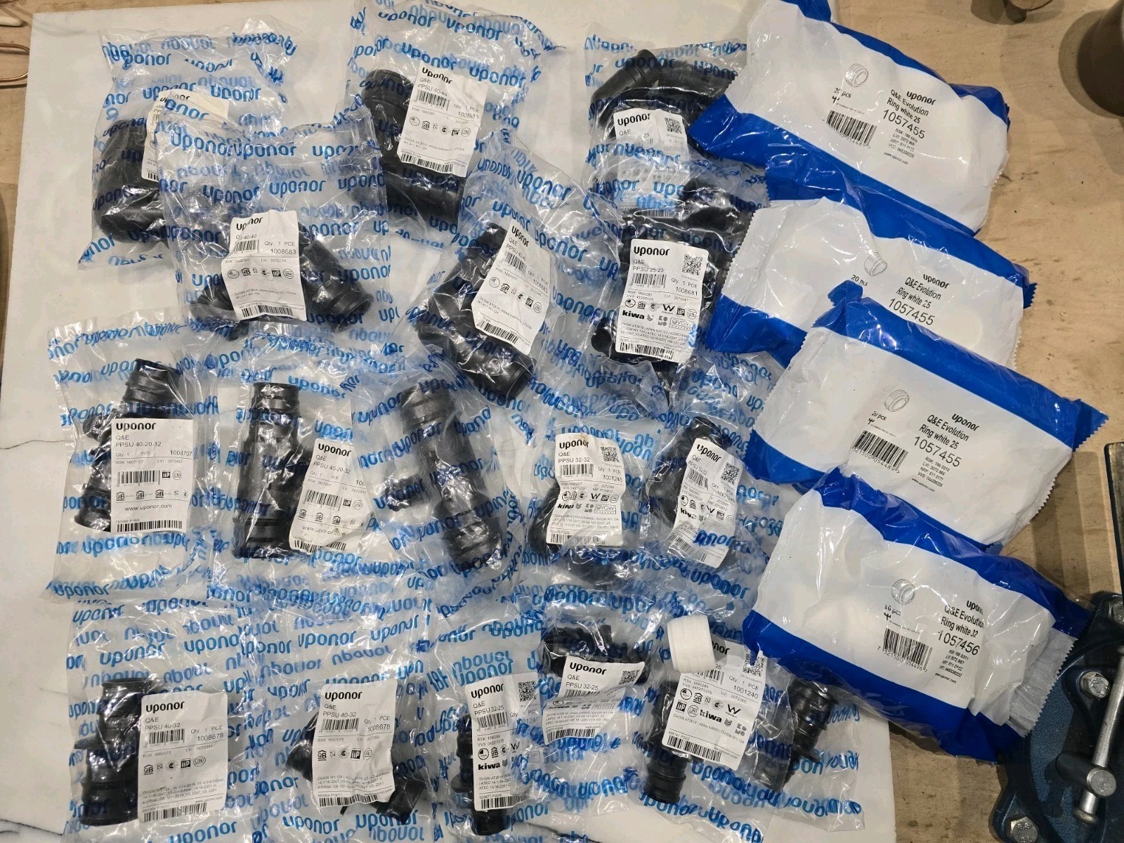 96 PCS Uponor Q&E PPSU 25 – 40