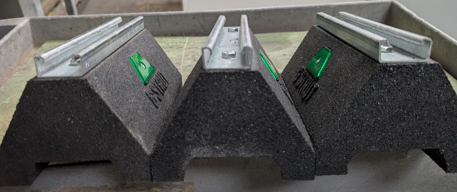 🤪 NEW G STRUT ROOFTOP SUPPORT BLOCK GRB101 LOT OF 3