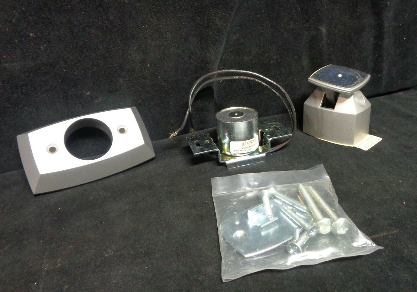 GRAINGER ~ ELECTROMAGNETIC DOOR RELEASE ~ PN: 6T308 ~ NEW IN THE BOX