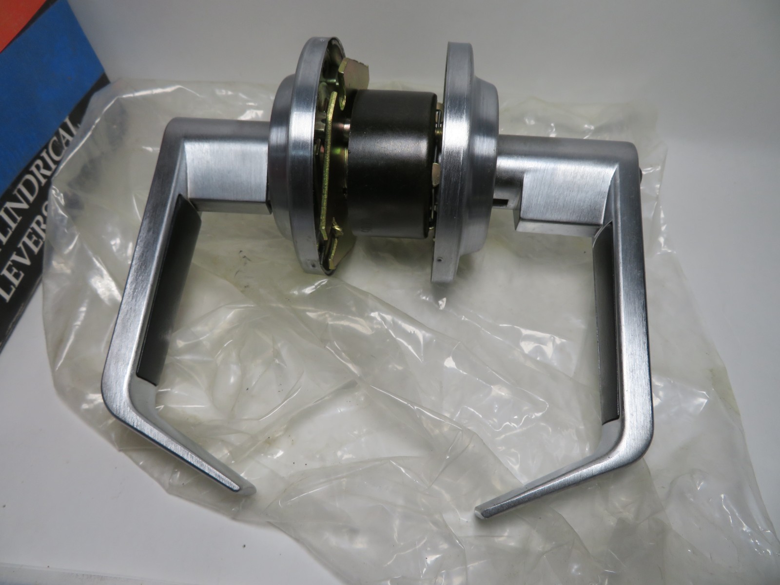 LSDA Cylindrical Leverset L100 Entrance 26D – ANSI (NOS)