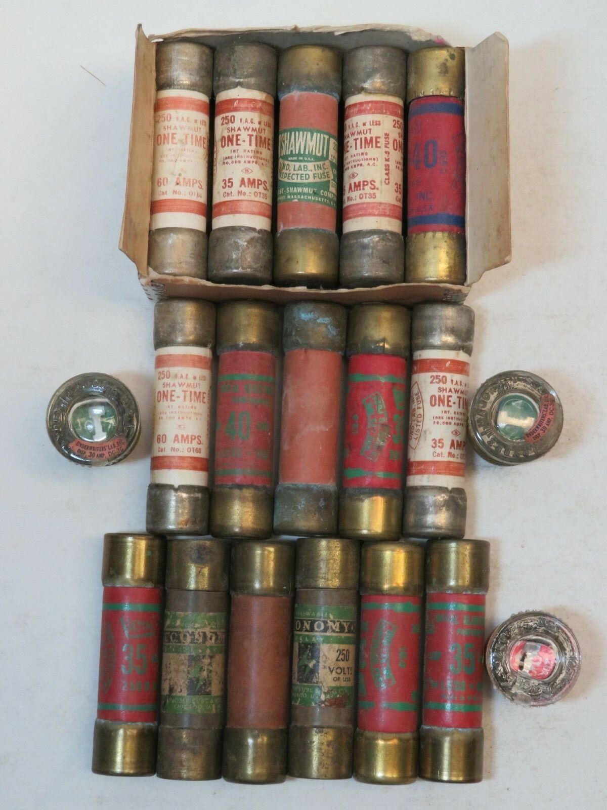 Lot of 24 Shawmut Royal Economy Eagle 125 250 volts 25 35 60 Amps vintage fuses