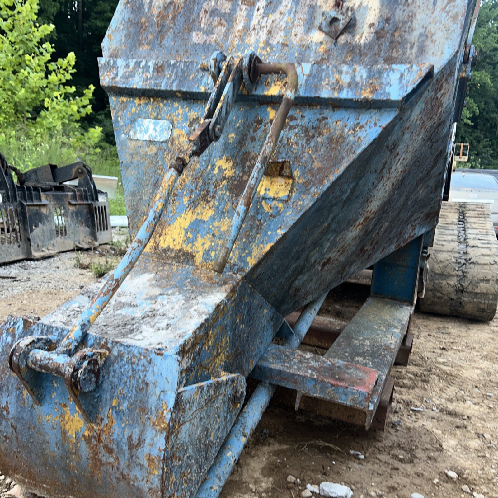 Garbro Concrete Hopper Dump L Series 3/4 Yard Model 424 Gar-bro Lay Down Bucket
