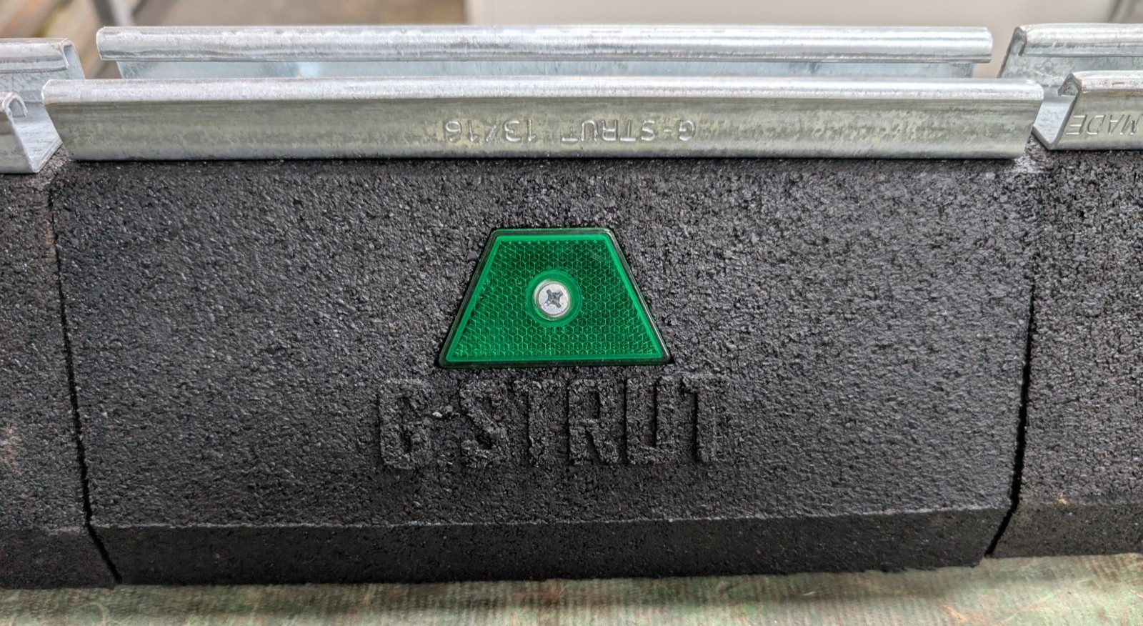 🤪 NEW G STRUT ROOFTOP SUPPORT BLOCK GRB101 LOT OF 3