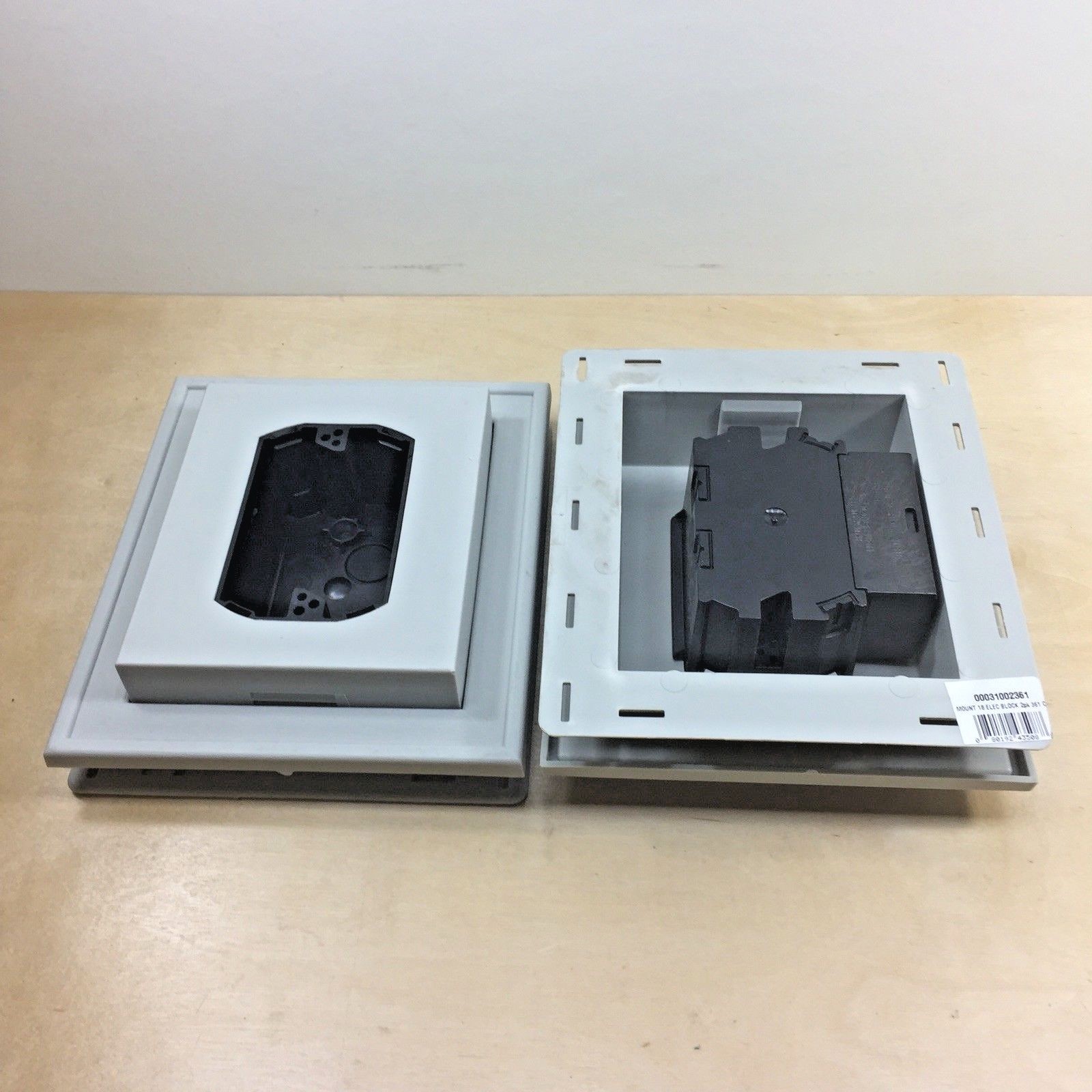 LOT OF 2 BUILDER 012600 REV 361-C7WX8 EDGE MOUNT 18 ELECTRICAL BLOCK VINYL