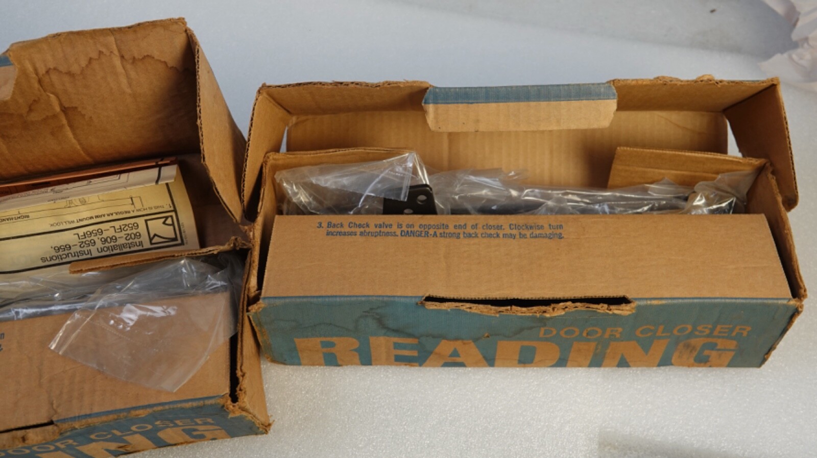 TWO READING INDUSTRIAL DOOR CLOSURE’S NEW IN PACKAGES #604 REGULAR ARM MOUNT
