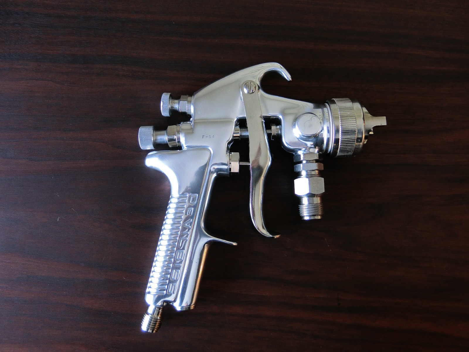 DeVILBISS VTX PRESSURE PAINT SPRAY GUN – 2000 AIR CAP – HVLP – NEW