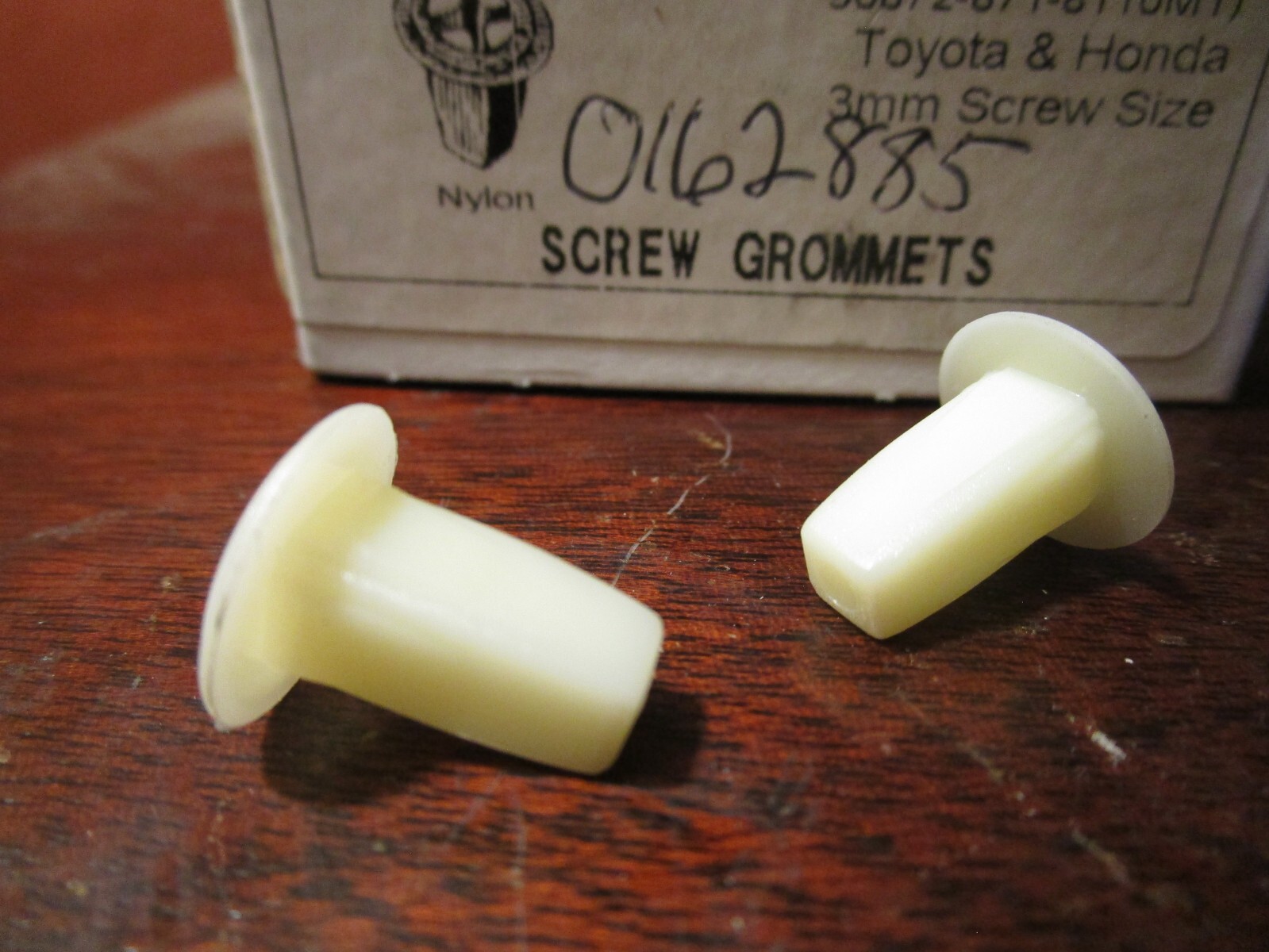 Auveco # 14268 Honda And Toyota Screw Grommet #6 Screw Size Qty 25