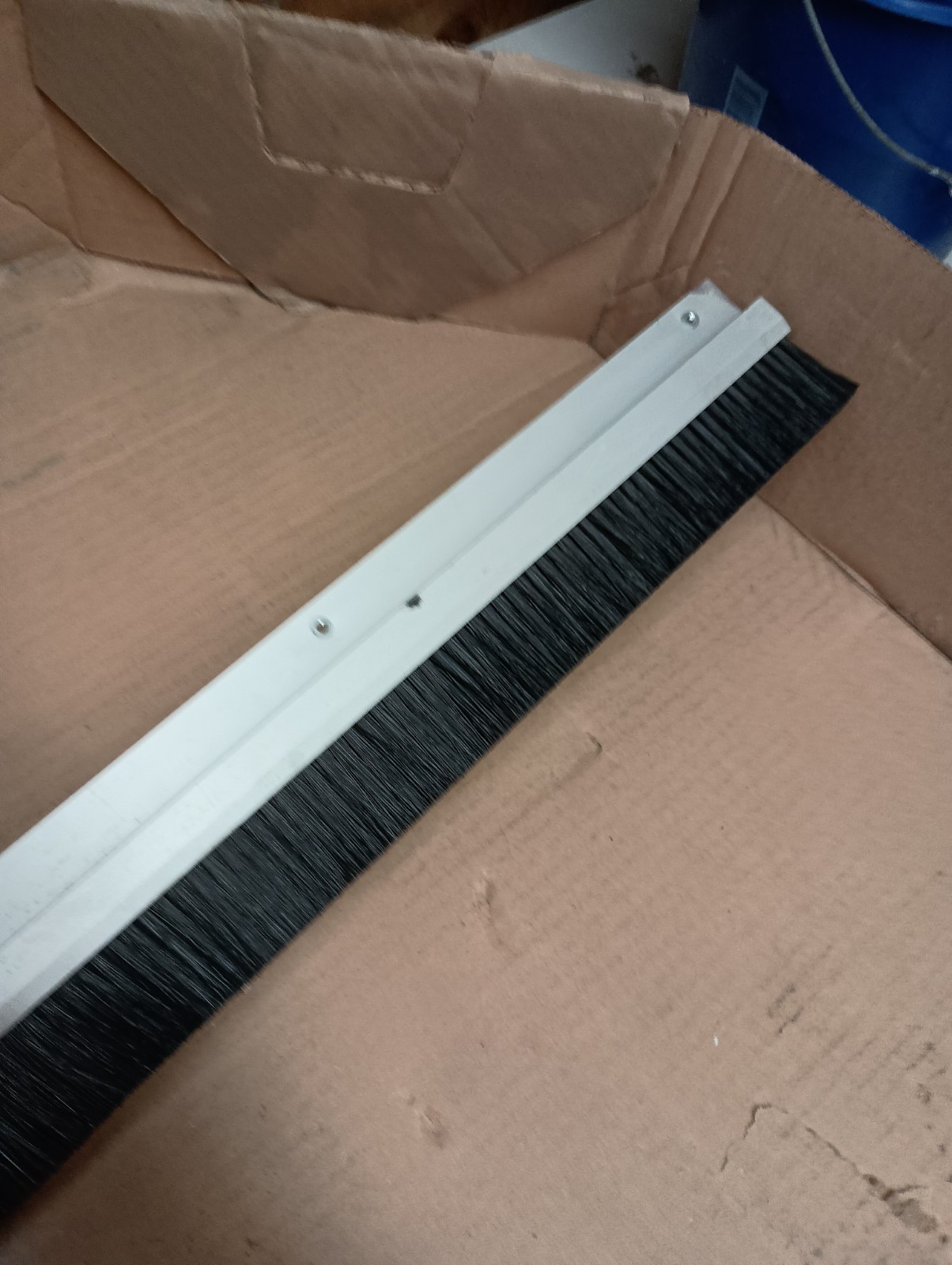 45 in Door Sweep, Aluminum, Nylon Brush Very Good Pre Owned