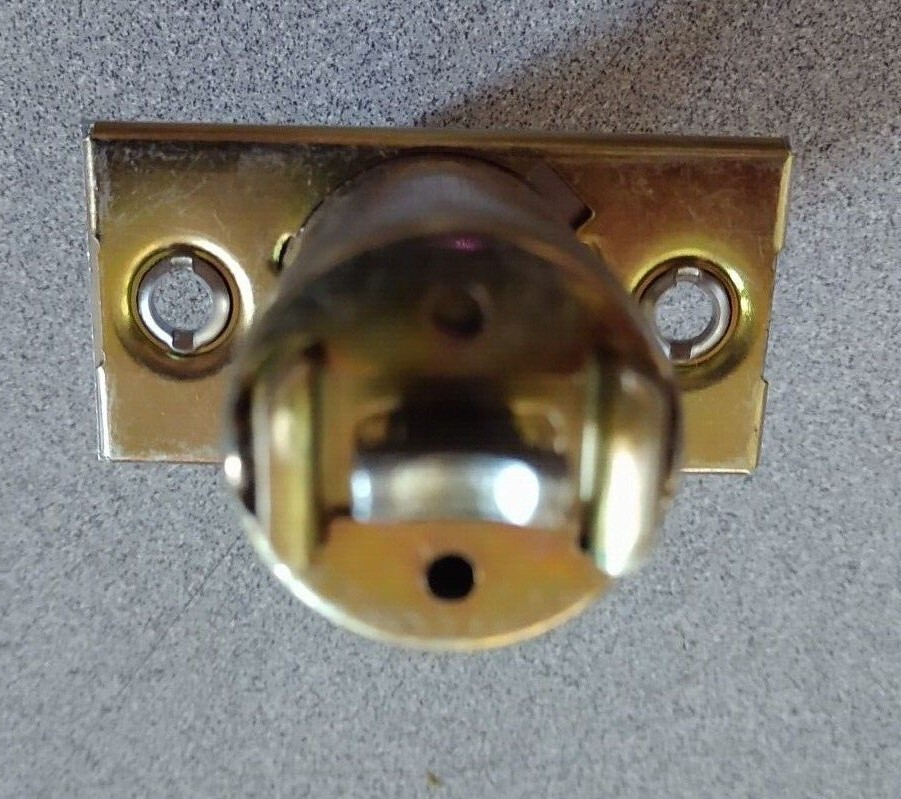 FALCON UL SPRING LATCH 2 3/4″ BACKSET (SEE PICTURES. LOOK CAREFULLY US26D