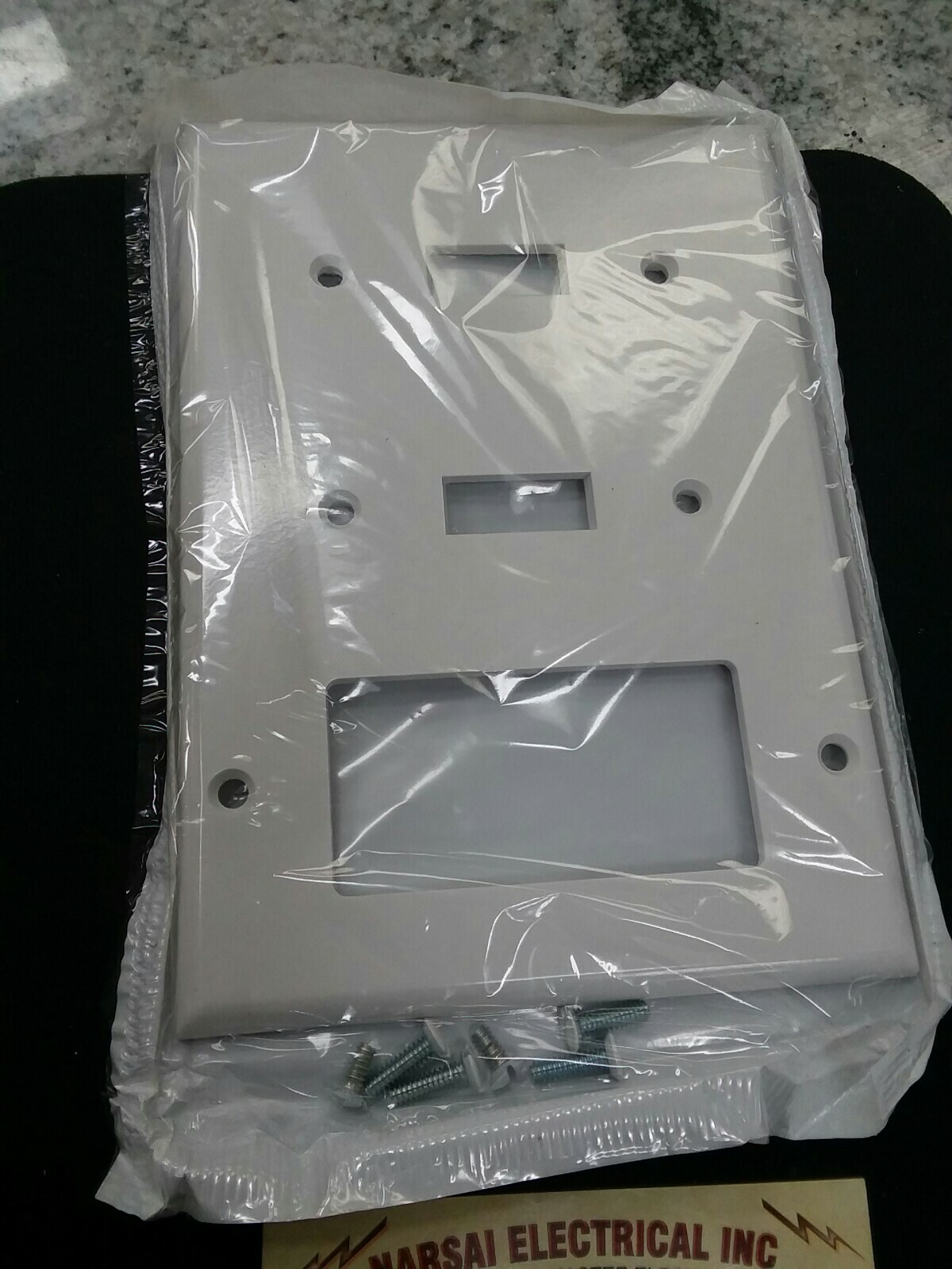 Leviton 005-80421W, 3-Gang Combination Wall Plate COVERwhite (4C3