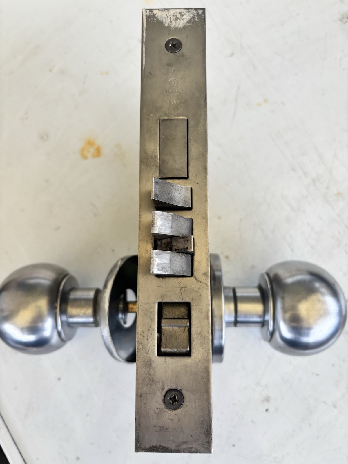 Yale 8747 (?) RH Mortise Lock Body with door knobs and front face plate