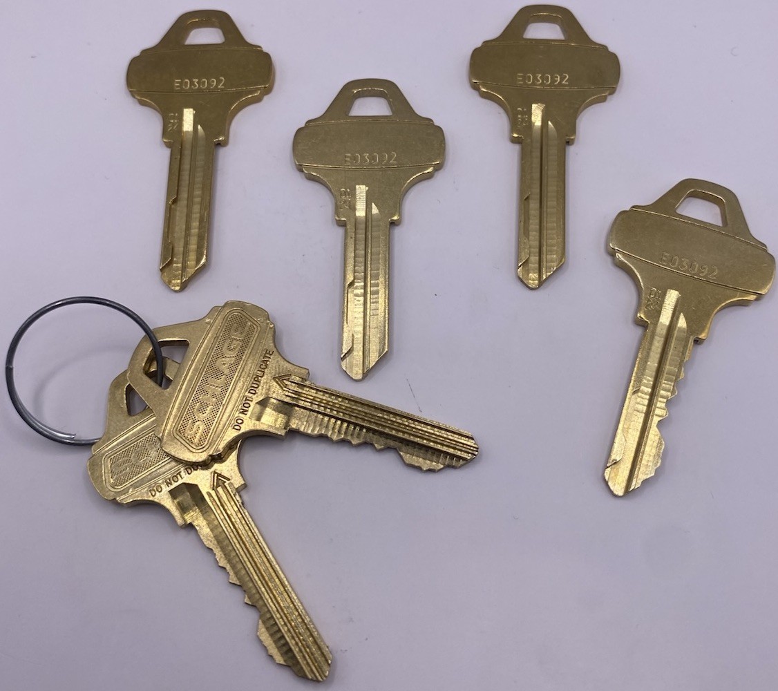 Schlage D124 Restricted Keyway Lot 2 KIK 0-Bitted 5 LFIC KA w/ Keys