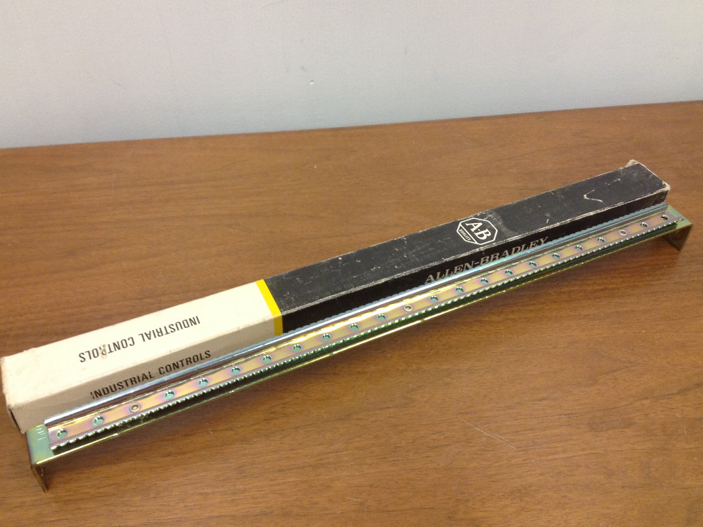 Allen Bradley – Cat. #1492-N28 – Stacking 18″ Bridge Kit – NEW