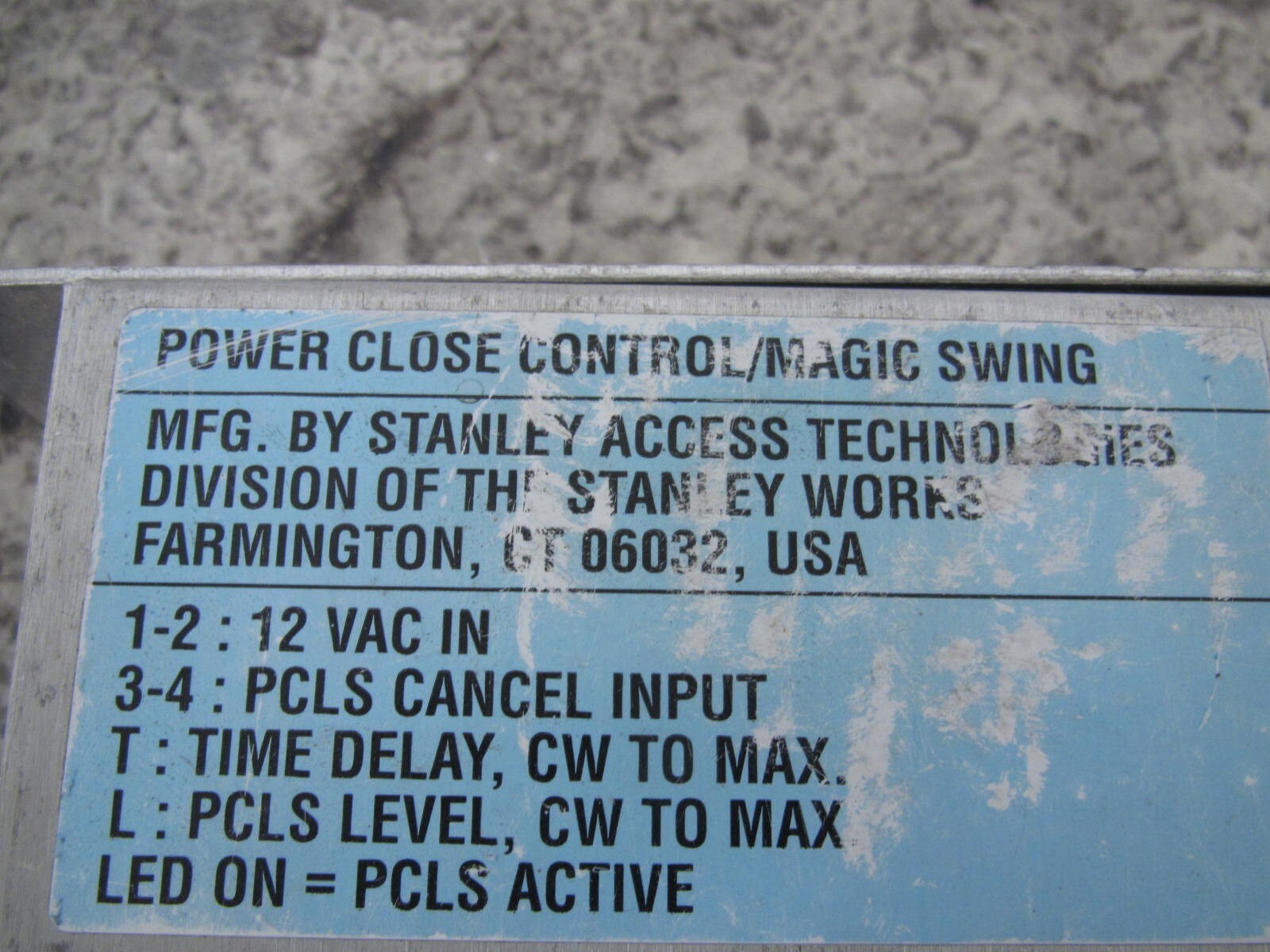 Stanley 313367 / R313367 Magic Swing Automatic Door Power Close Control Box Used
