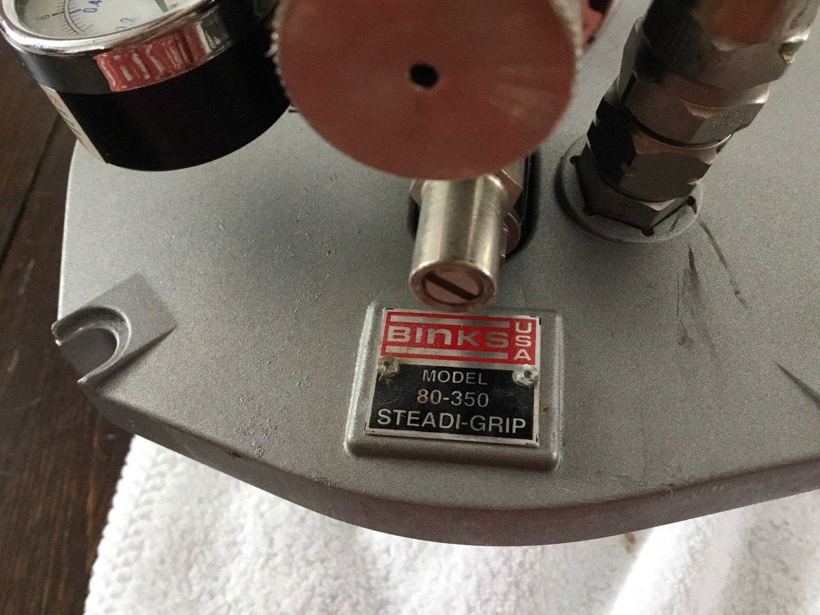 DeViliss PLUS (j-04) HVLP spray gun w/ SG2 BINKS Model 80-350 pressure pot NICE