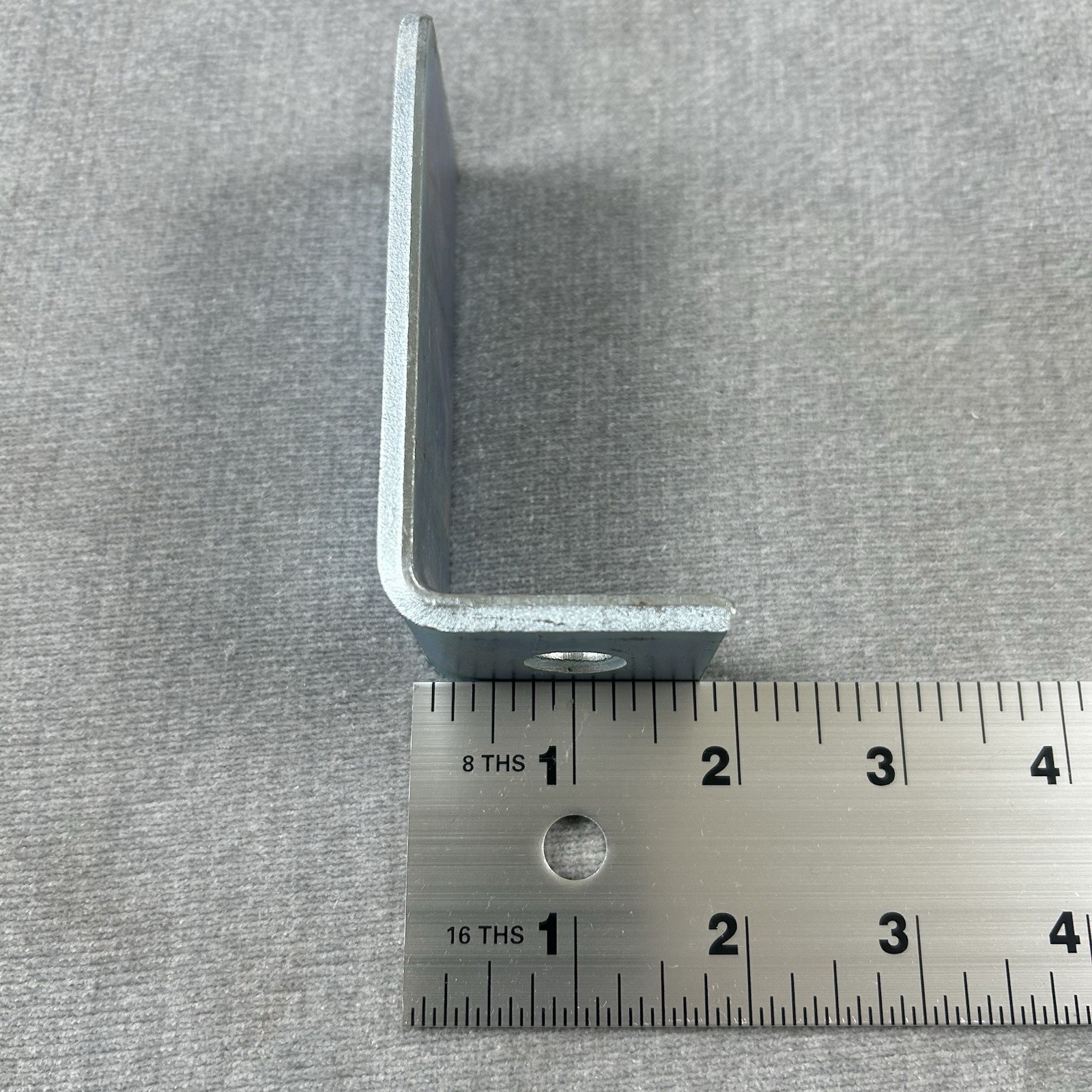 Eaton B-Line B420-378ZN 1-Hole Zinc Corner Angle Strut Bracket – 1 Count