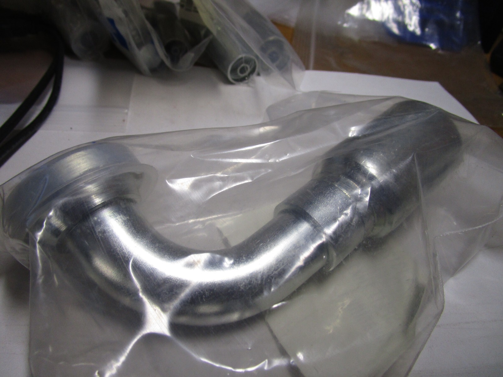 1″ x 1-1/4″ Hose x Code 61 Split Flange Zinc Steel Straight Hose End