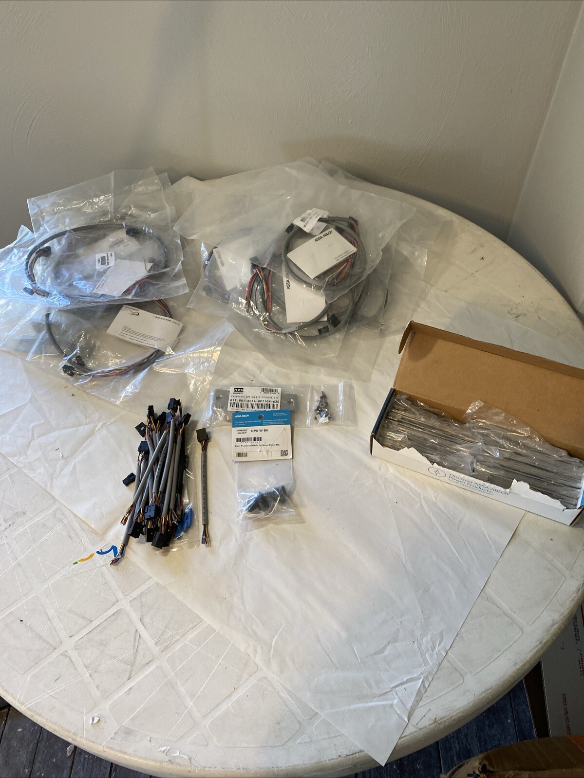 ASSA ABLOY ELECTROLYNX HARNESS Lot Plus Other Assa Abloy Parts Please See Photos