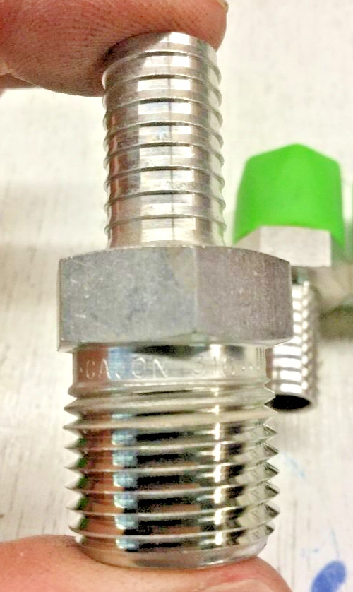 CAJON SWAGELOK SS-8-MHC-8S Male Hose Adapter 1/2″ M-NPT X 1/2″ Hose (Lot of 5)
