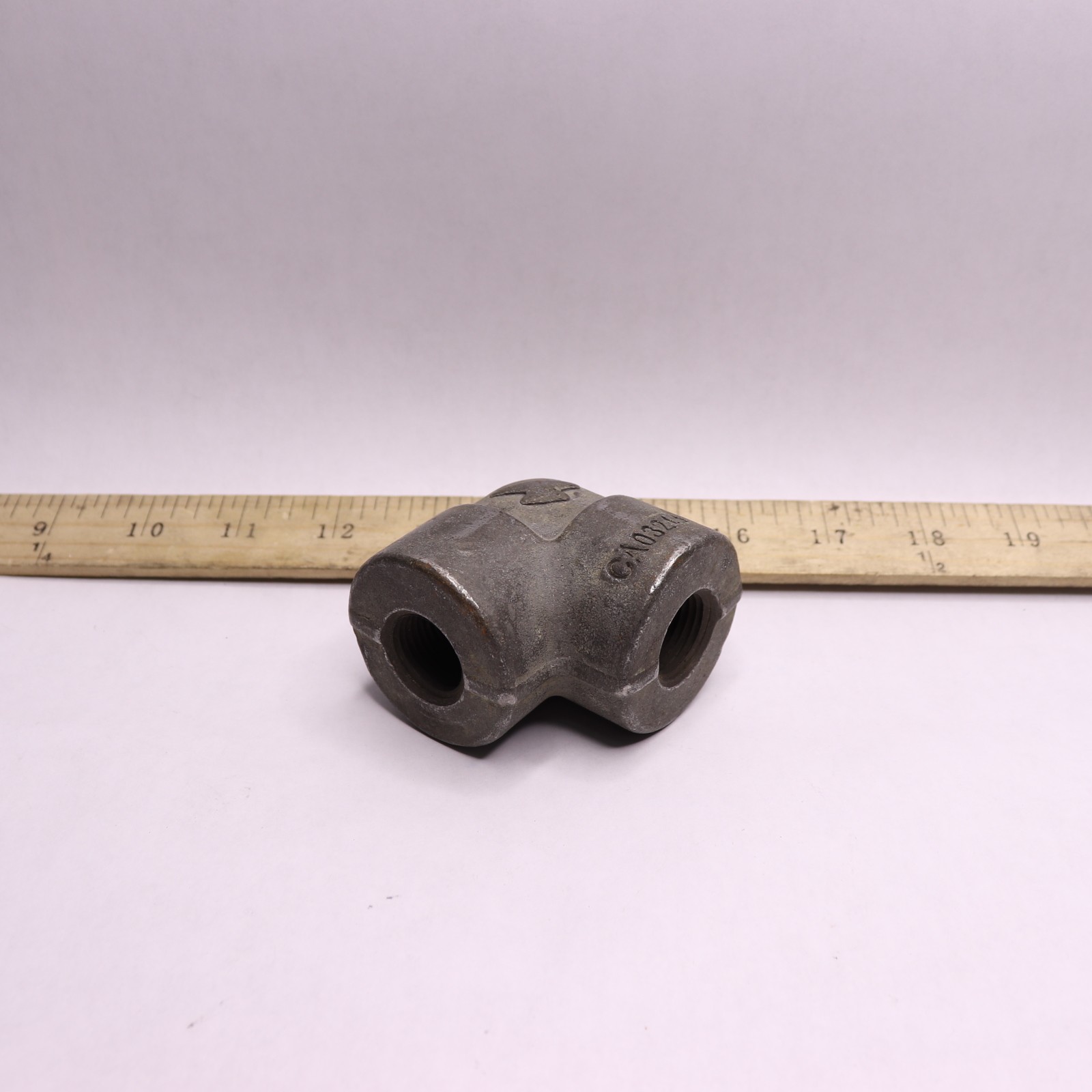 Anvil 90-Deg Elbow Welded Black Carbon Steel Class 3000 1/2″ CA0324A