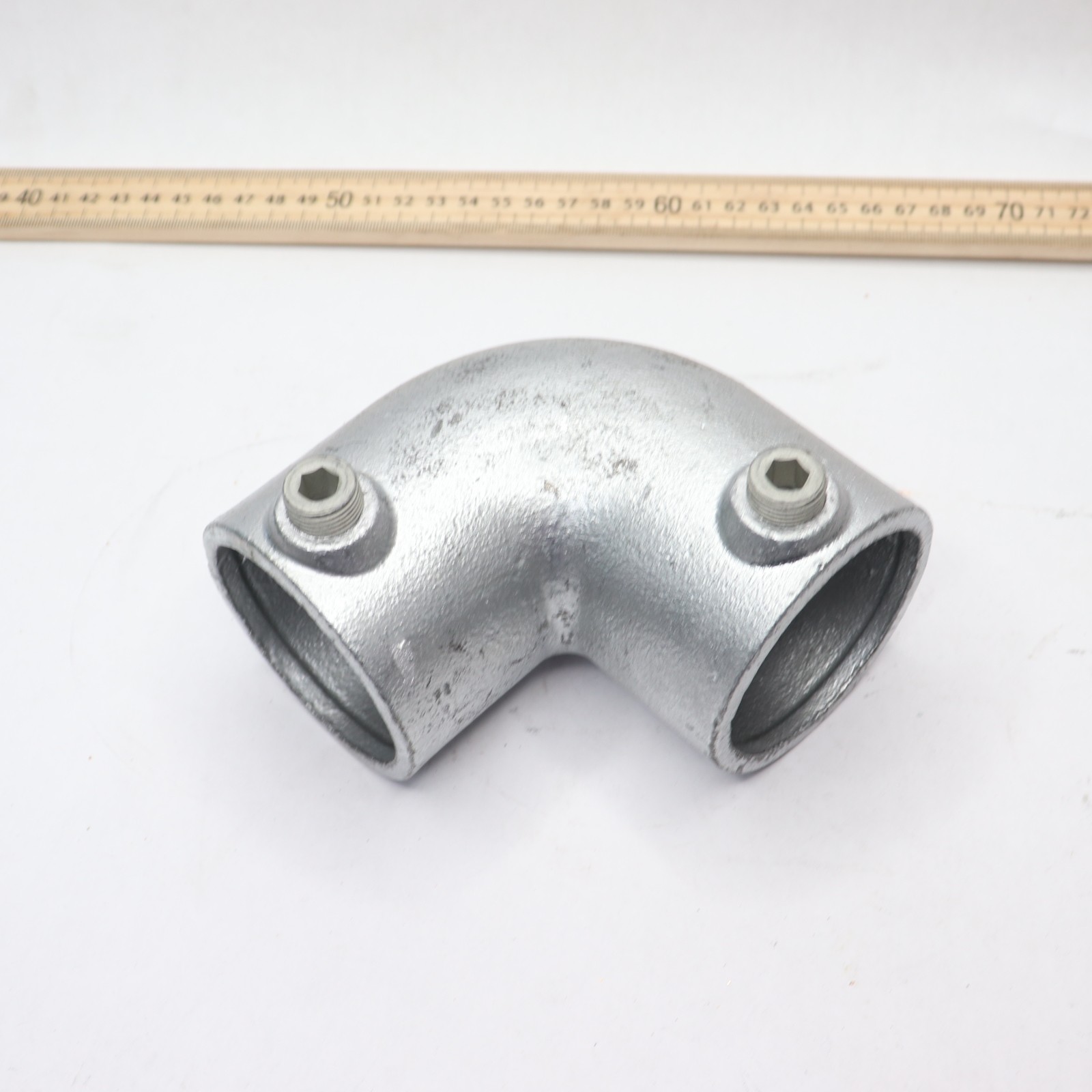 Kee Klamp 90 Degree Elbow Pipe Fitting Schedule 40 Galvanized Iron 2″ 15-9