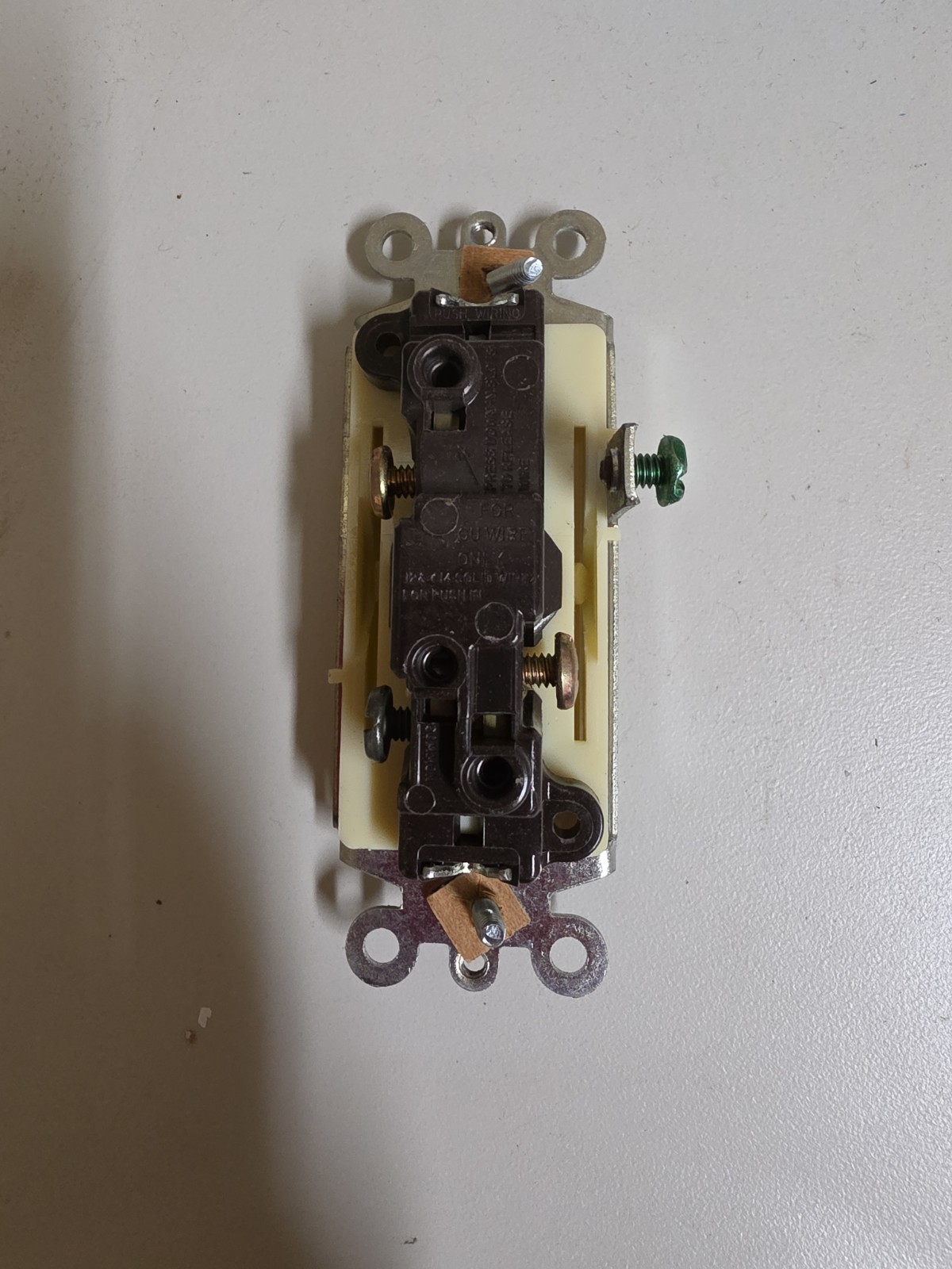 LEVITON 5603-2I DECORA AC QUIET ROCKER SWITCH, 3-WAY, 15A, 120/277V, IVORY