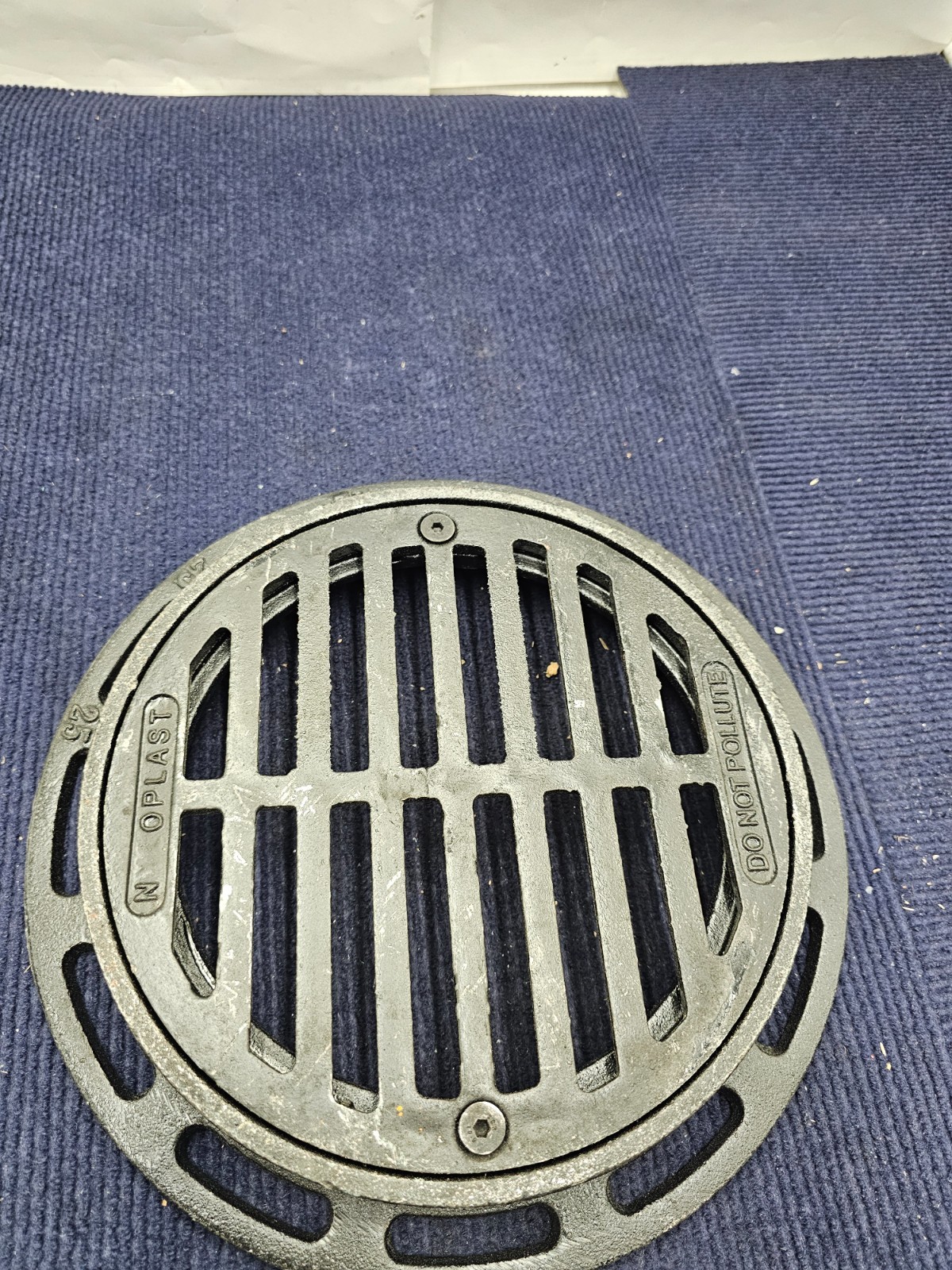 NYLOPLAST Frame & Grate, Black Ductile Iron 11″ Frame Outside Dia. 12 25 25