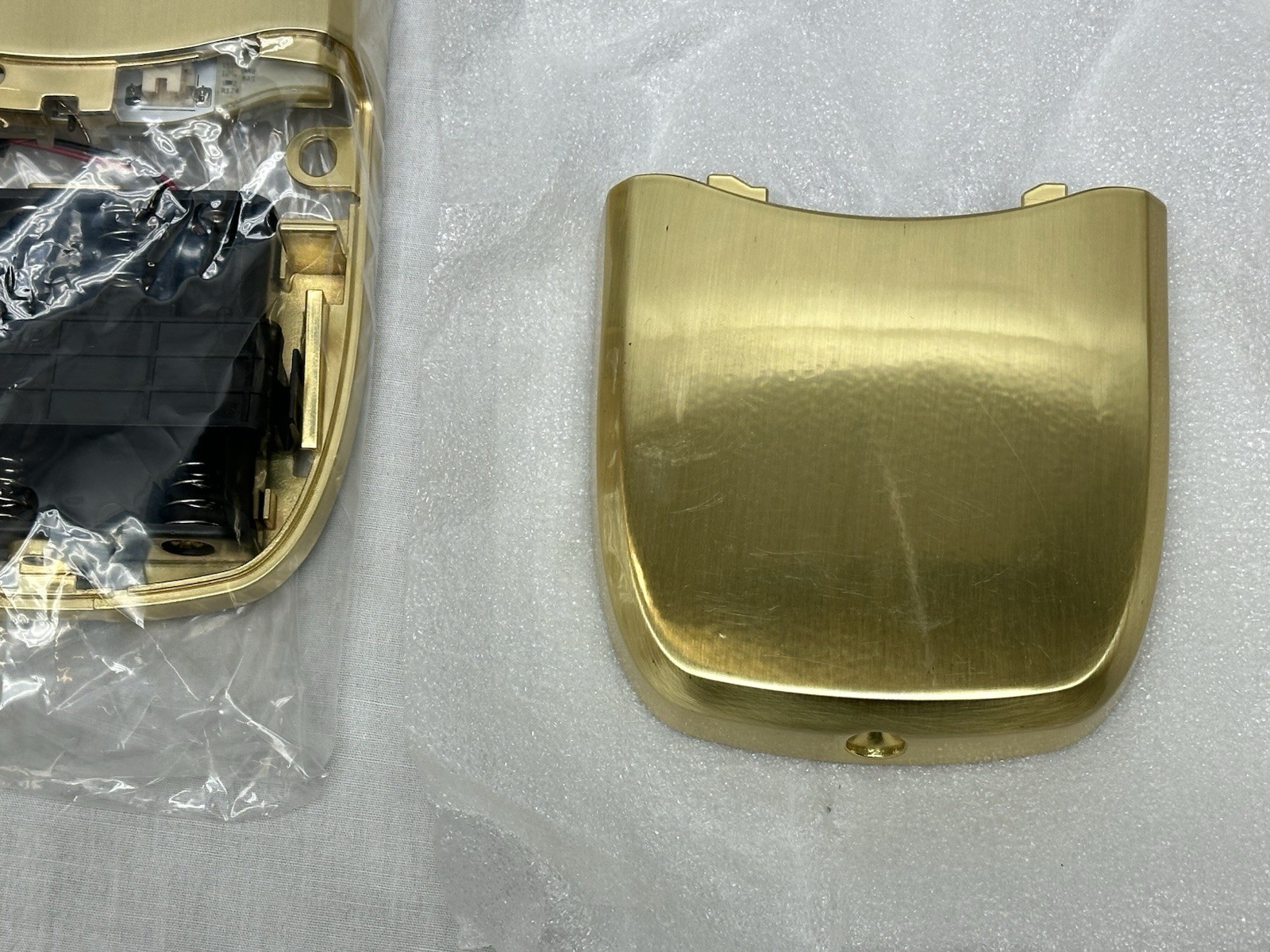 Schlage GR1 Mobile Wireless Cyl Lock NDEBP ATH 606 Latch Bright Brass