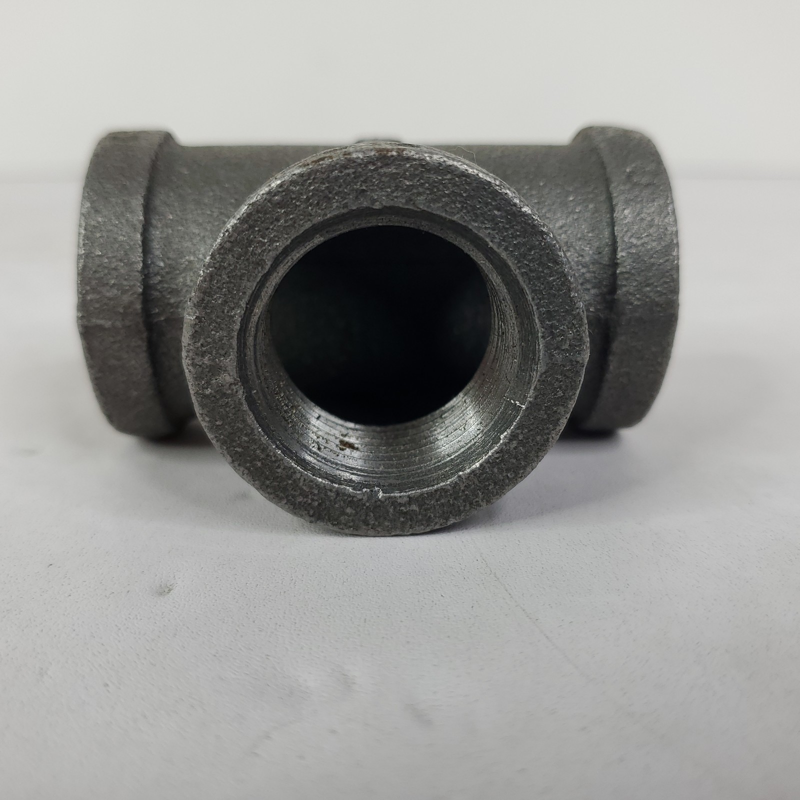 Southland 3/4″ Standard Malleable Black Iron Tee 103667 520-604HN